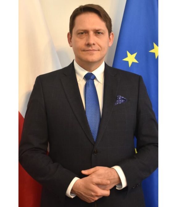 Piotr R Piotr R